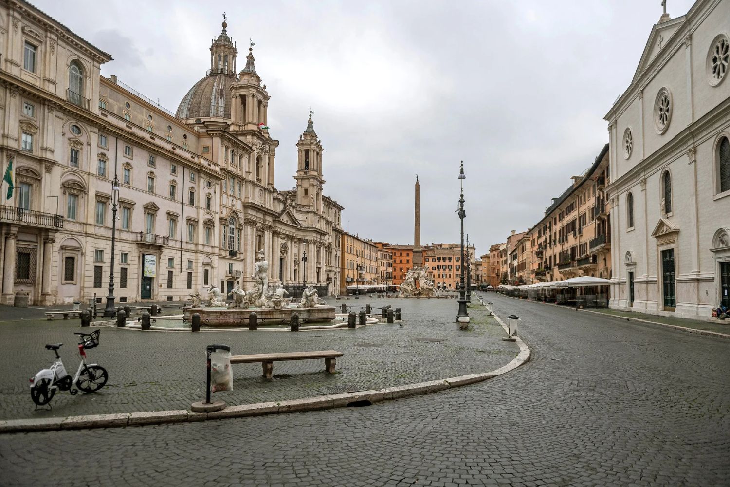 „Opustele“ ulice i trgovi u Rimu zbog virusa COVID-19, 14. mart 2020. (Foto: Antonio Masiello/Getty Images)