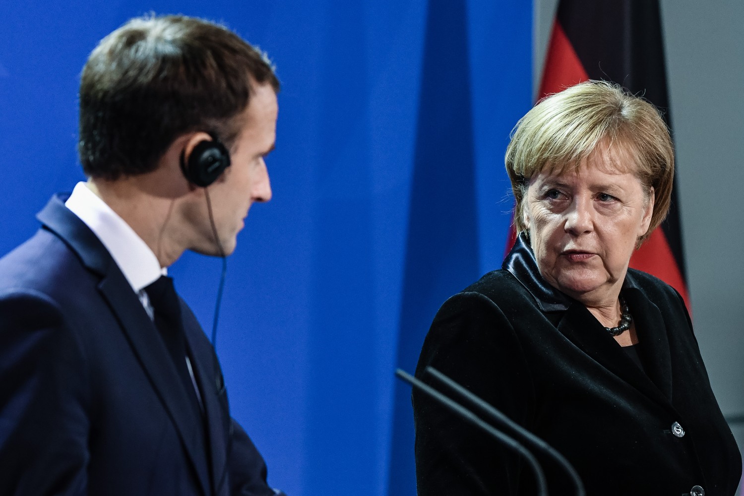 Francuski predsednik Emanuel Makron i nemačka kancelarka Angela Merkel tokom zajedničke konferencije za medije, Berlin, 18. novembar 2018. (Foto: EPA-EFE/Clemens Bilan)