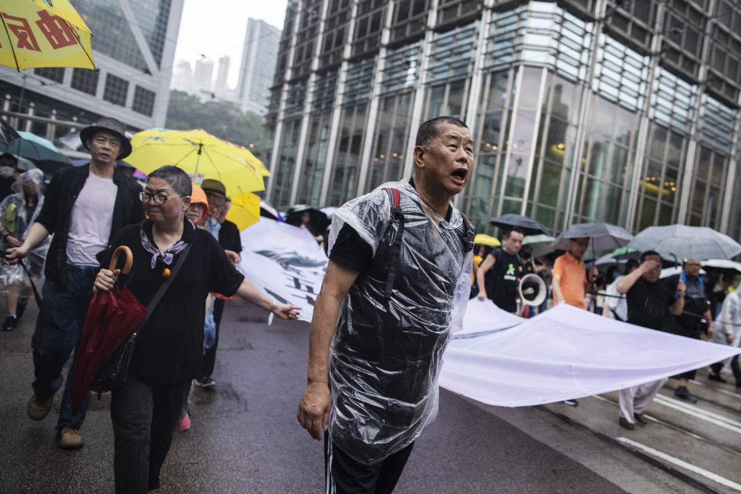 Medijski tajkun Džimi Lai na protestima u Hongkongu, avgust 2019. (Foto: Justin Chin/Bloomberg)