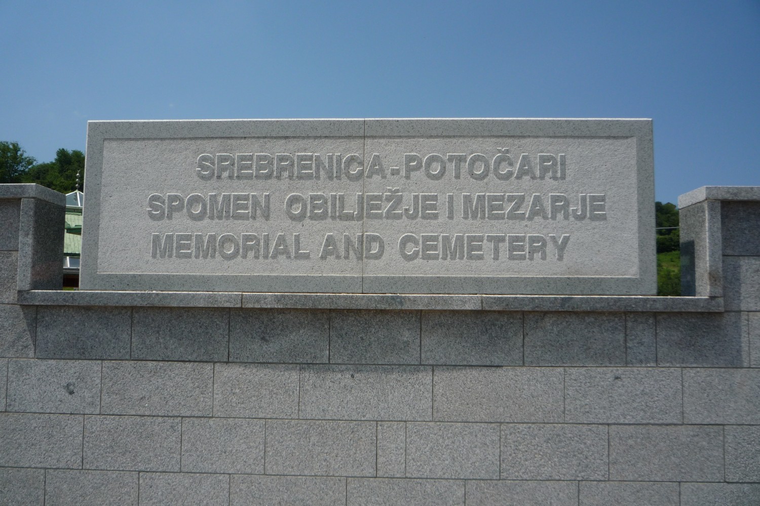 Memorijalni centar Srebrenica – Potočari (Foto: Wikimedia/Lucignolobrescia)