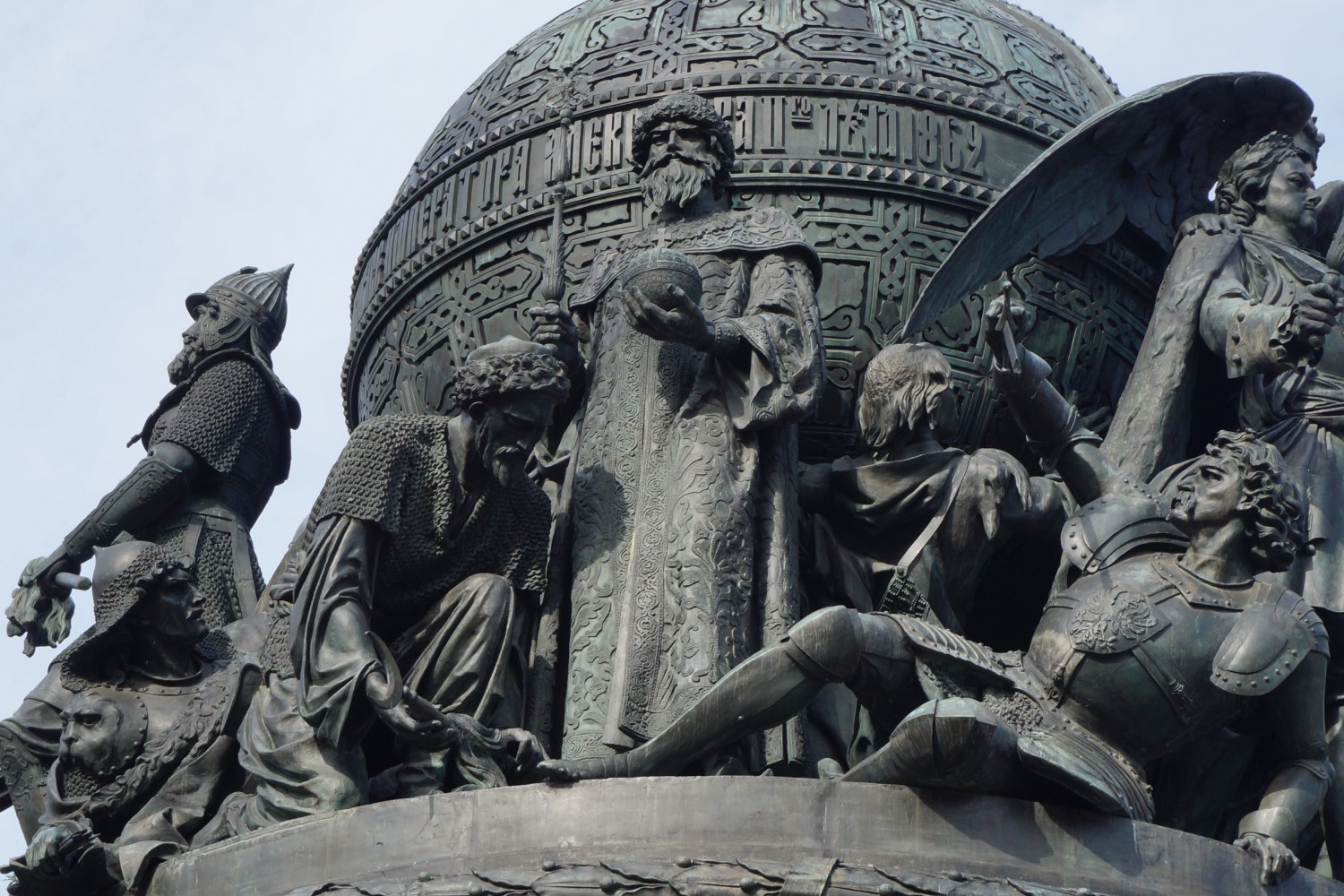 Статуа московског кнеза Ивана III на споменику „Миленијум Русије“ у Великом Новгороду (Фото: Wikimedia/Voevoda)