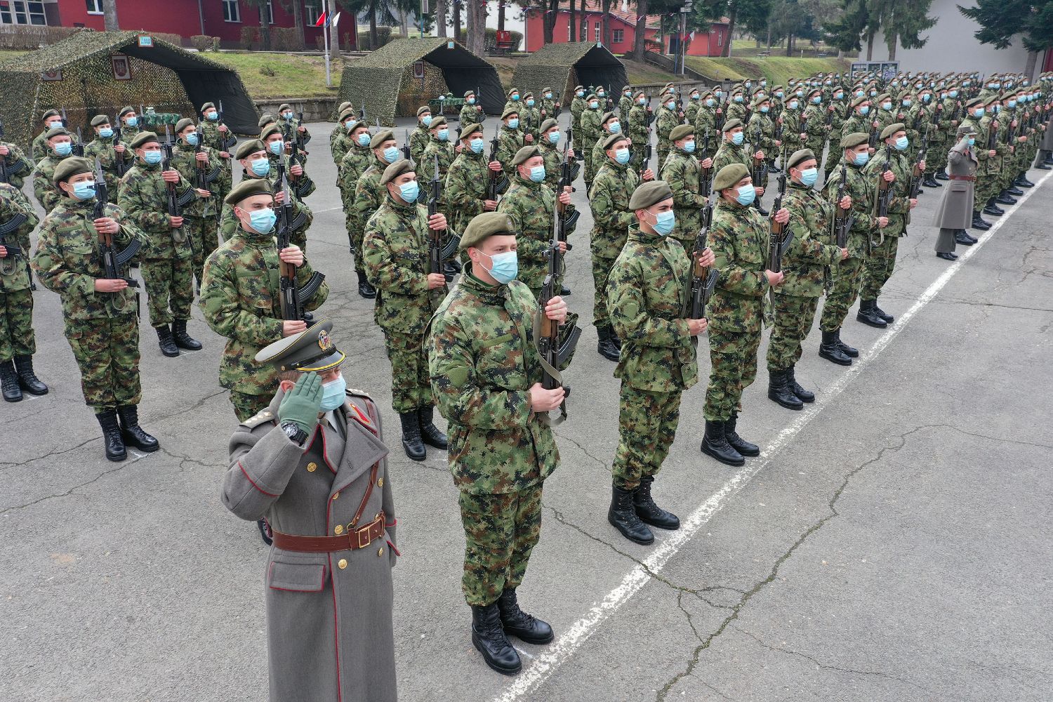 Vojnici na dobrovoljnom služenju vojnog roka tokom polaganja zakletve u kasarni „Vojvoda Petar Bojović“ u Leskovcu, 19. mart 2021. (Foto: Ministarstvo odbrane RS)
